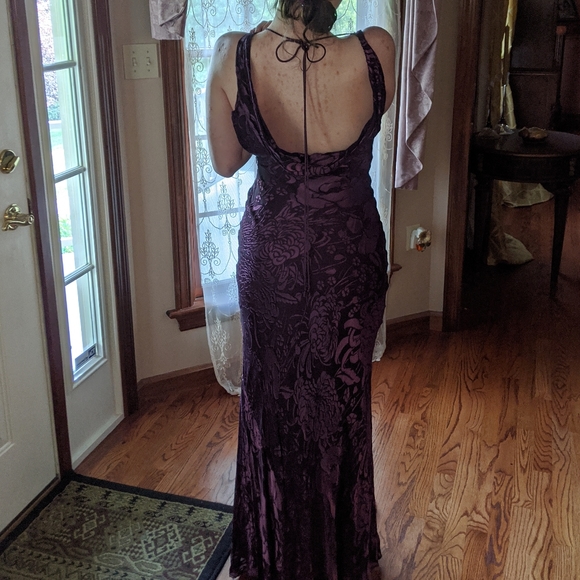 Nicole Miller velvet gown - Picture 11 of 12